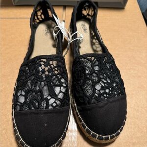 Mossimo ladies slip on flats